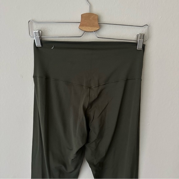 Aerie Offline Leggings in Olive Green Large - Picture 6 of 8